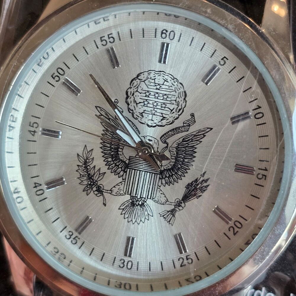 NEW E Pluribus Unum Wristwatch Eiger Men’s Watch Round Silver Tone Black band